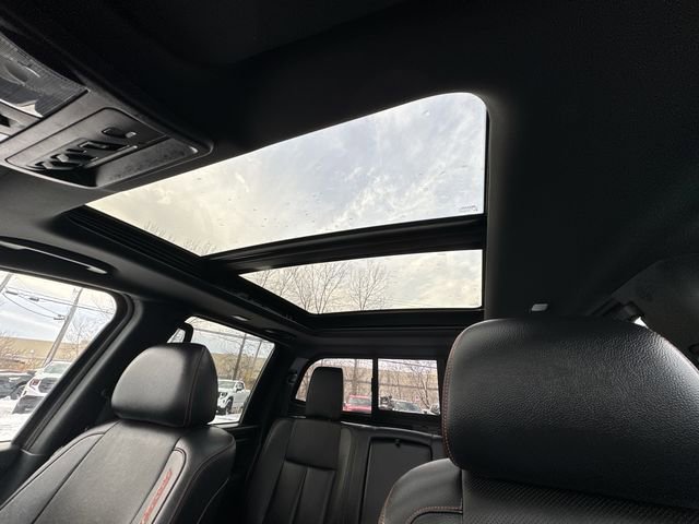 Used 2021 Nissan Titan PRO-4X w/ Pro-4x Convenience Package image 19