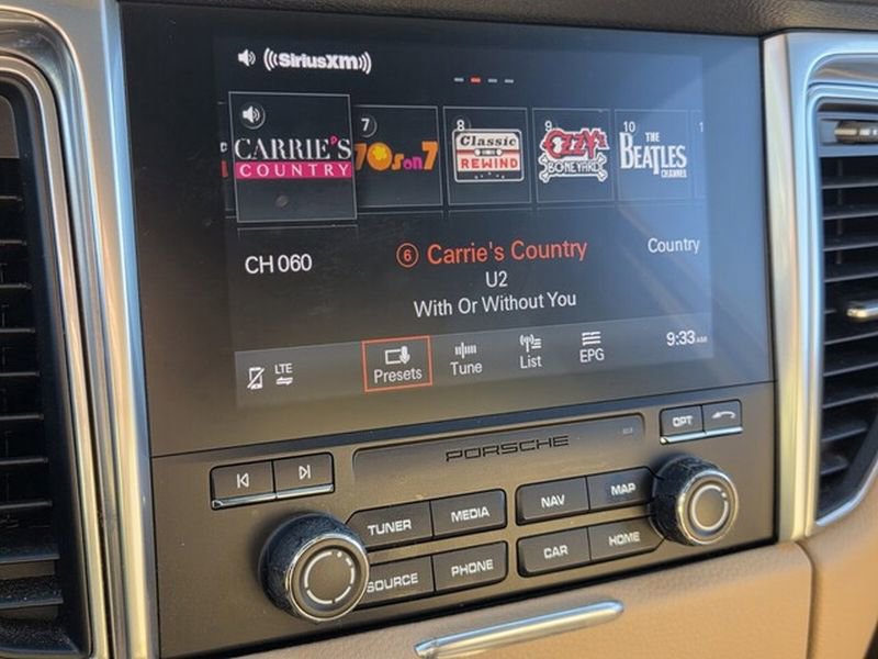 Used 2018 Porsche Macan Sport Edition image 19