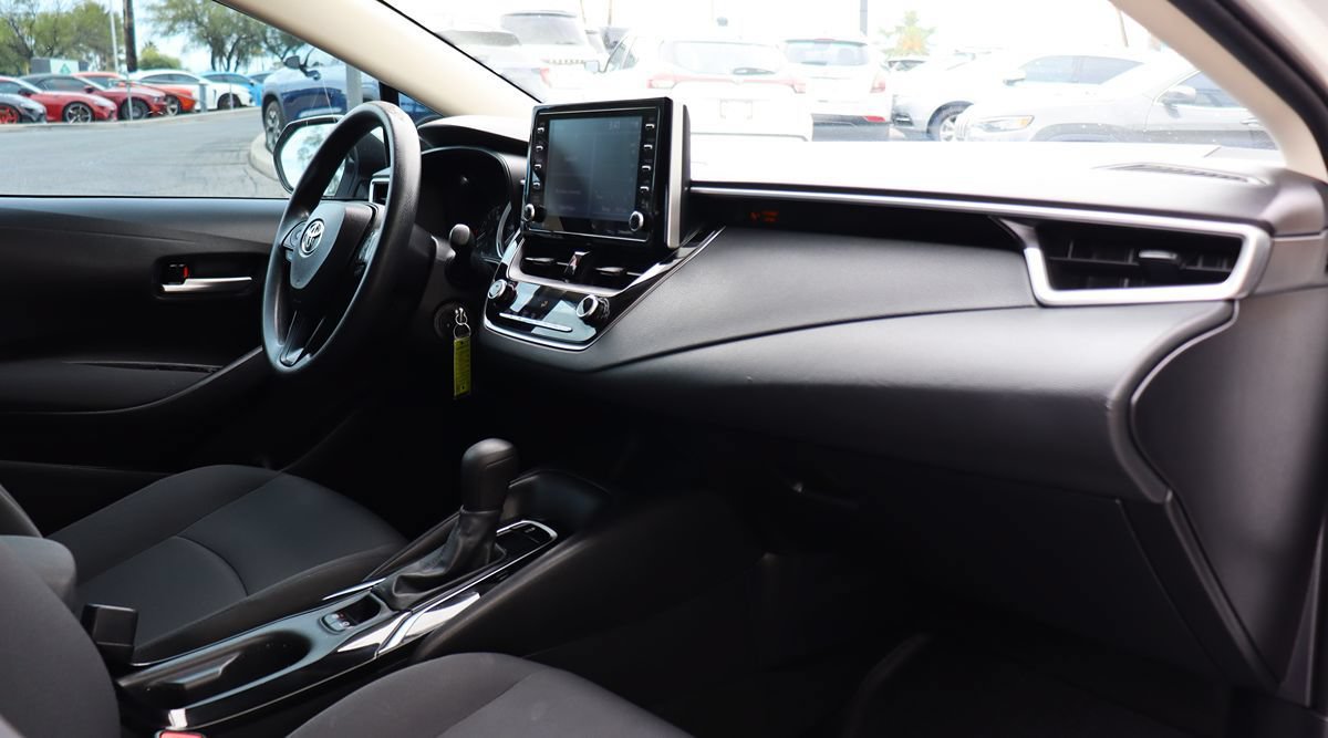Used 2021 Toyota Corolla LE FWD image 35