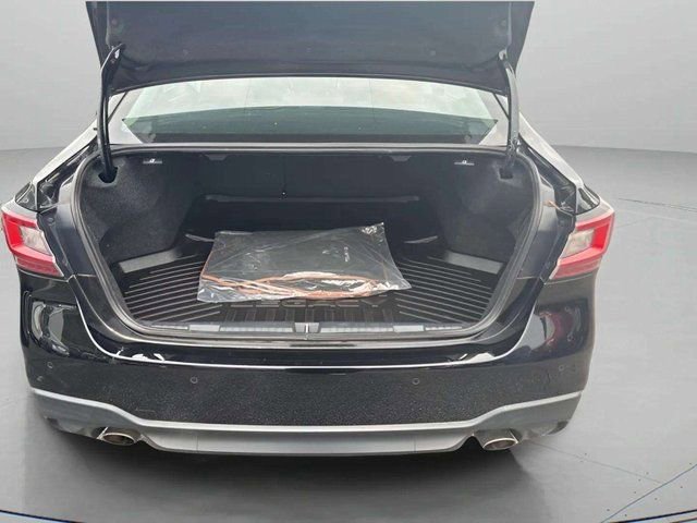 Used 2022 Subaru Legacy Touring XT image 21