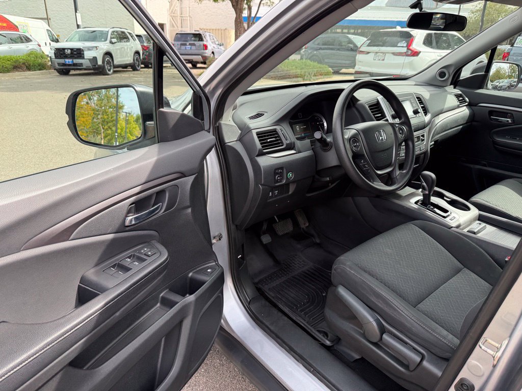 Used 2017 Honda Ridgeline RT image 11