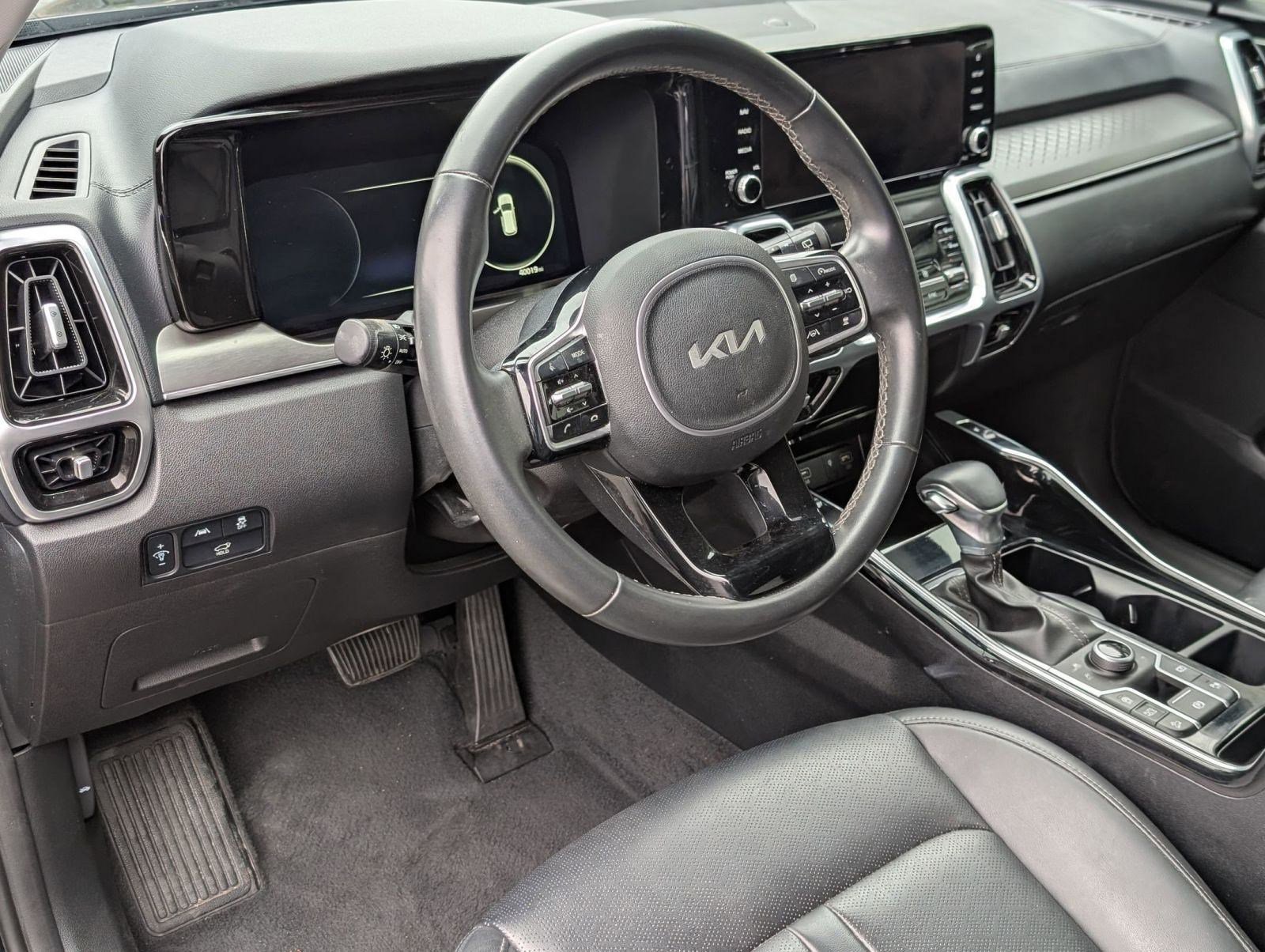 Used 2023 Kia Sorento SX image 4