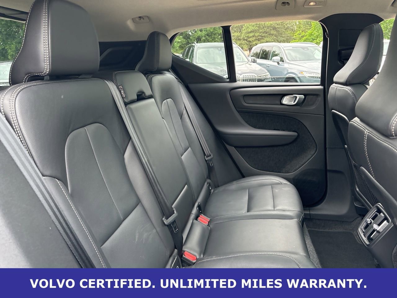 Certified 2025 Volvo XC40 B5 Plus AWD/4WD image 11