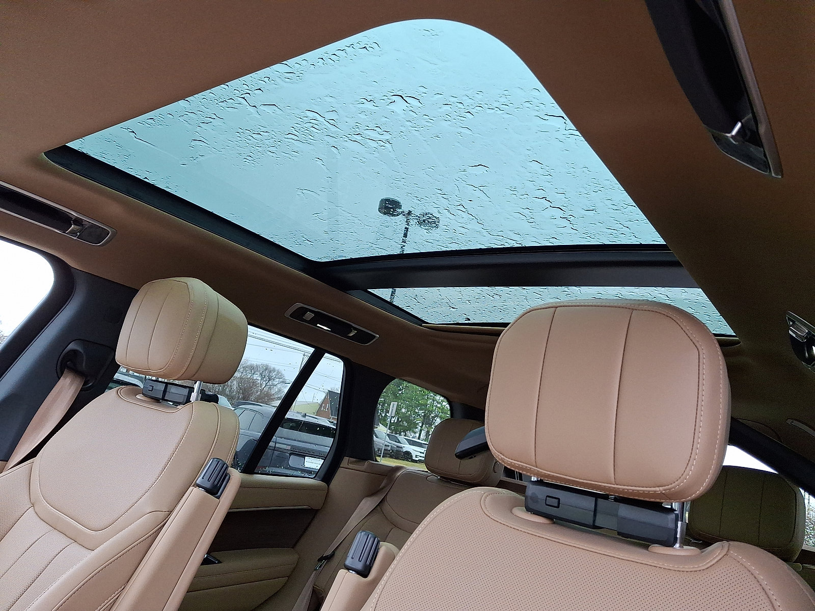 New 2026 Land Rover Range Rover SE image 11