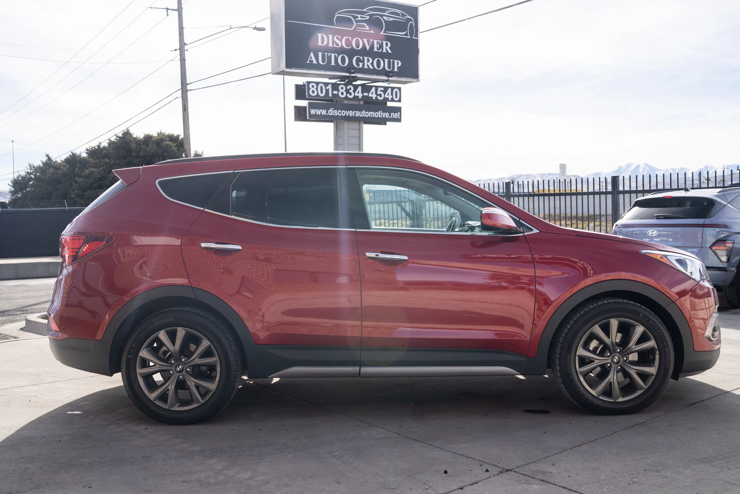 Used 2017 Hyundai Santa Fe Sport w/ 2.0T Ultimate Tech Package 05 image 10