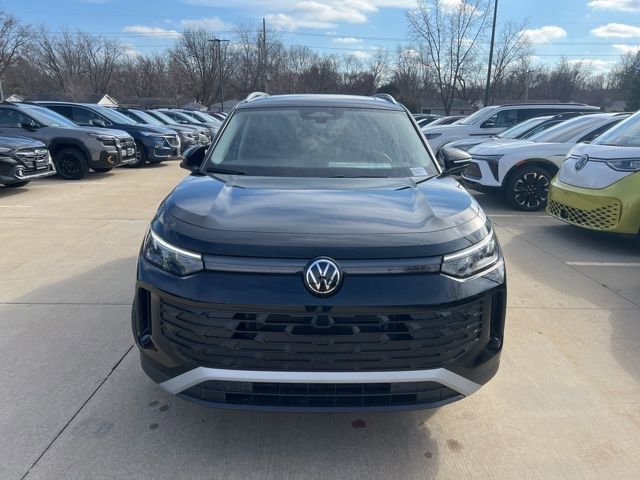 New 2026 Volkswagen Tiguan SE image 2