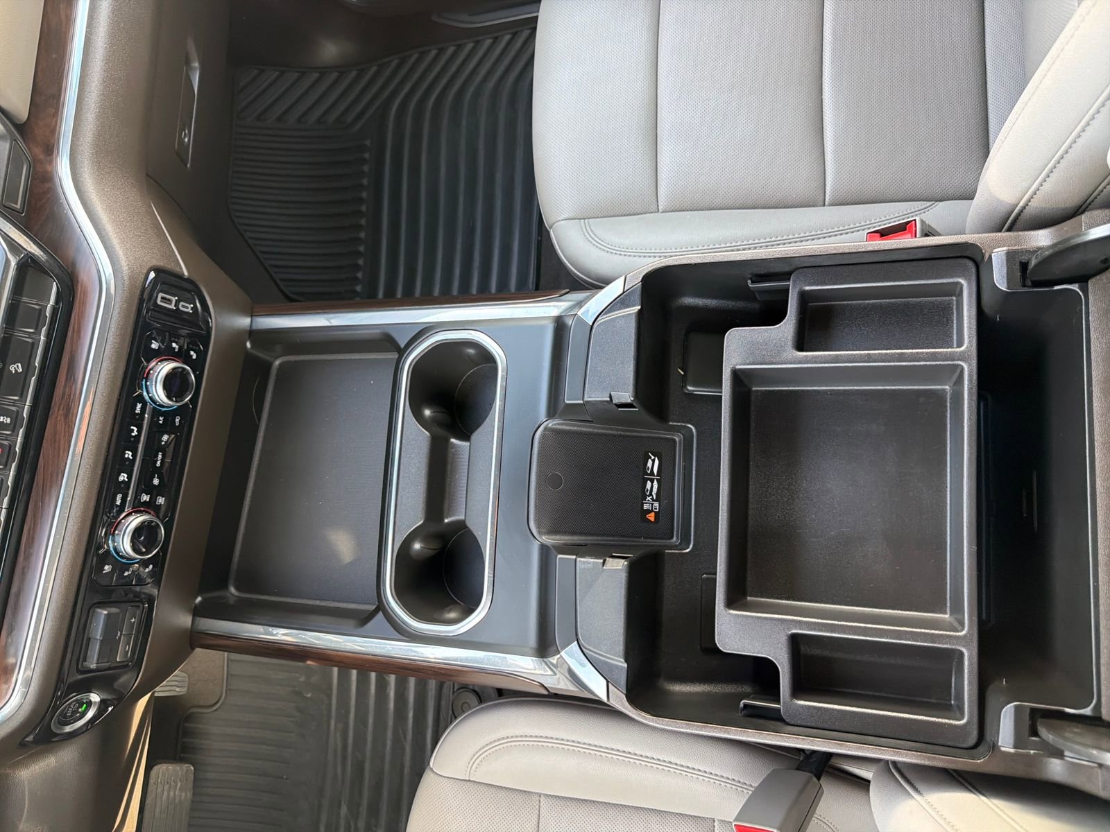 Used 2024 GMC Sierra 2500 SLT w/ SLT Premium Package image 29