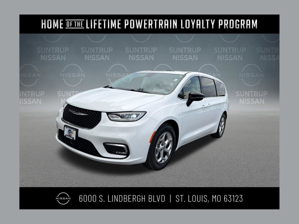 Used 2024 Chrysler Pacifica Limited FWD image 1