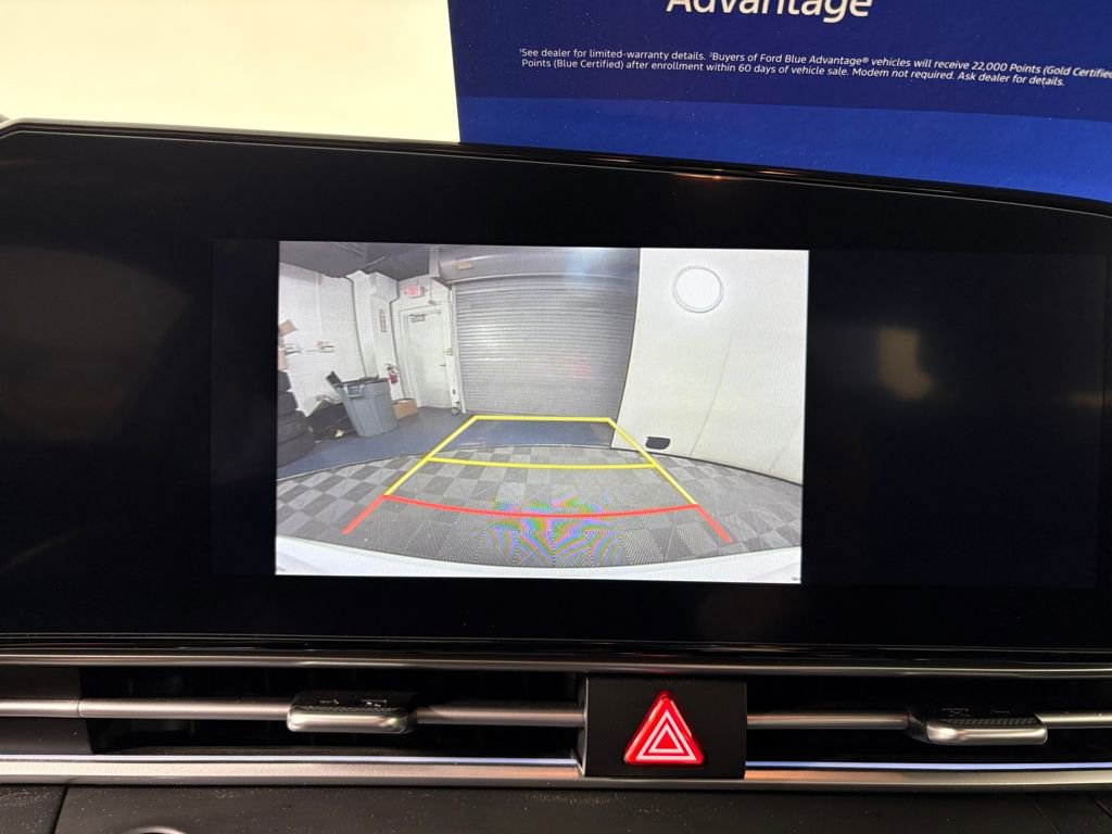 Used 2024 Hyundai Elantra SEL image 18