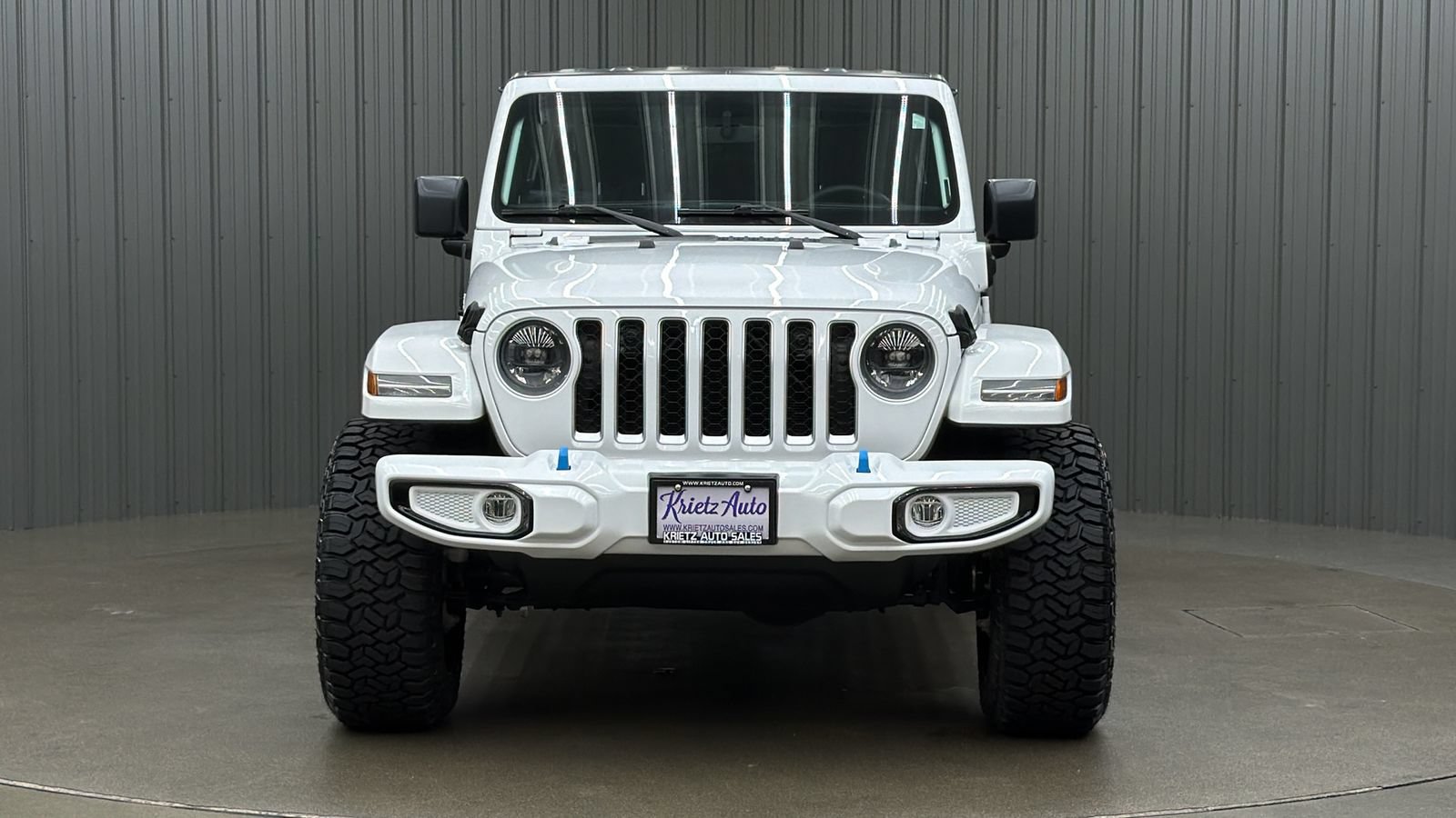 Used 2023 Jeep Wrangler Unlimited Sahara w/ Cold Weather Group AWD/4WD image 8