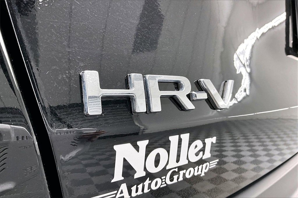 Used 2025 Honda HR-V LX image 8