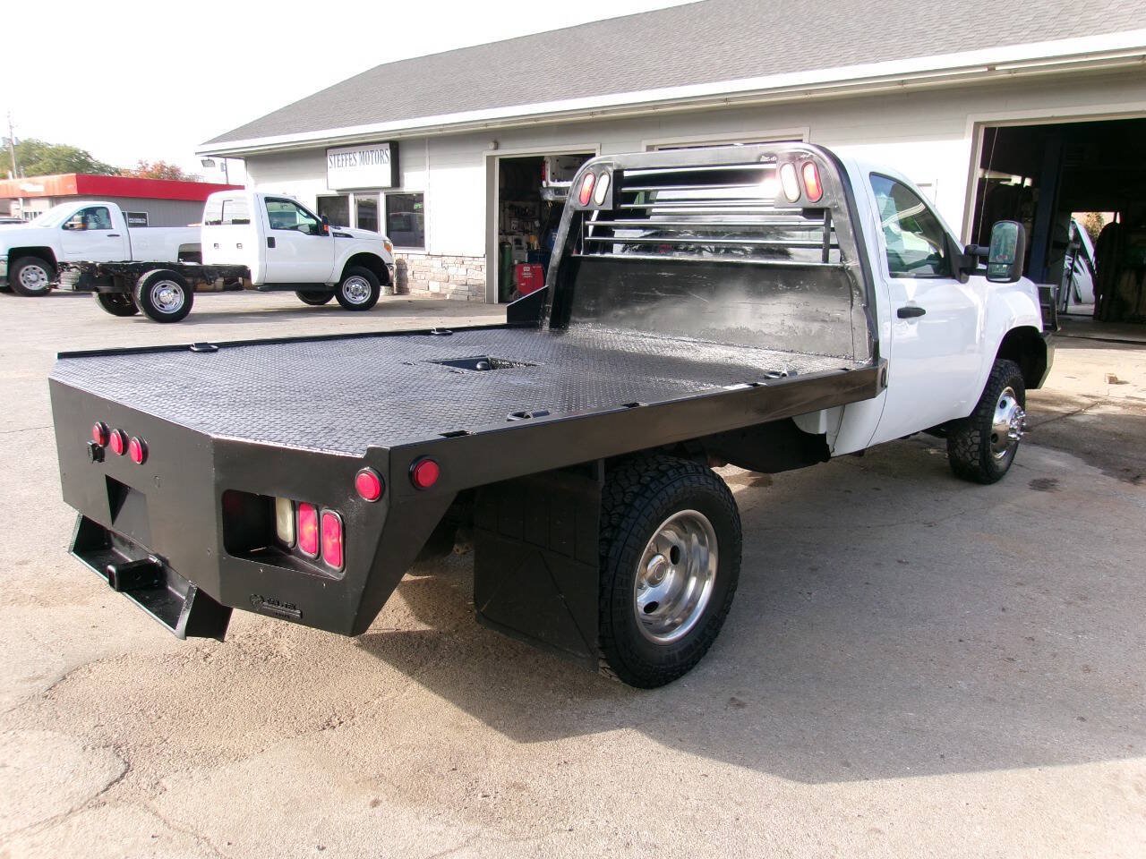 Used 2008 GMC Sierra 3500 W/T w/ Work Truck Preferred Package AWD/4WD image 4