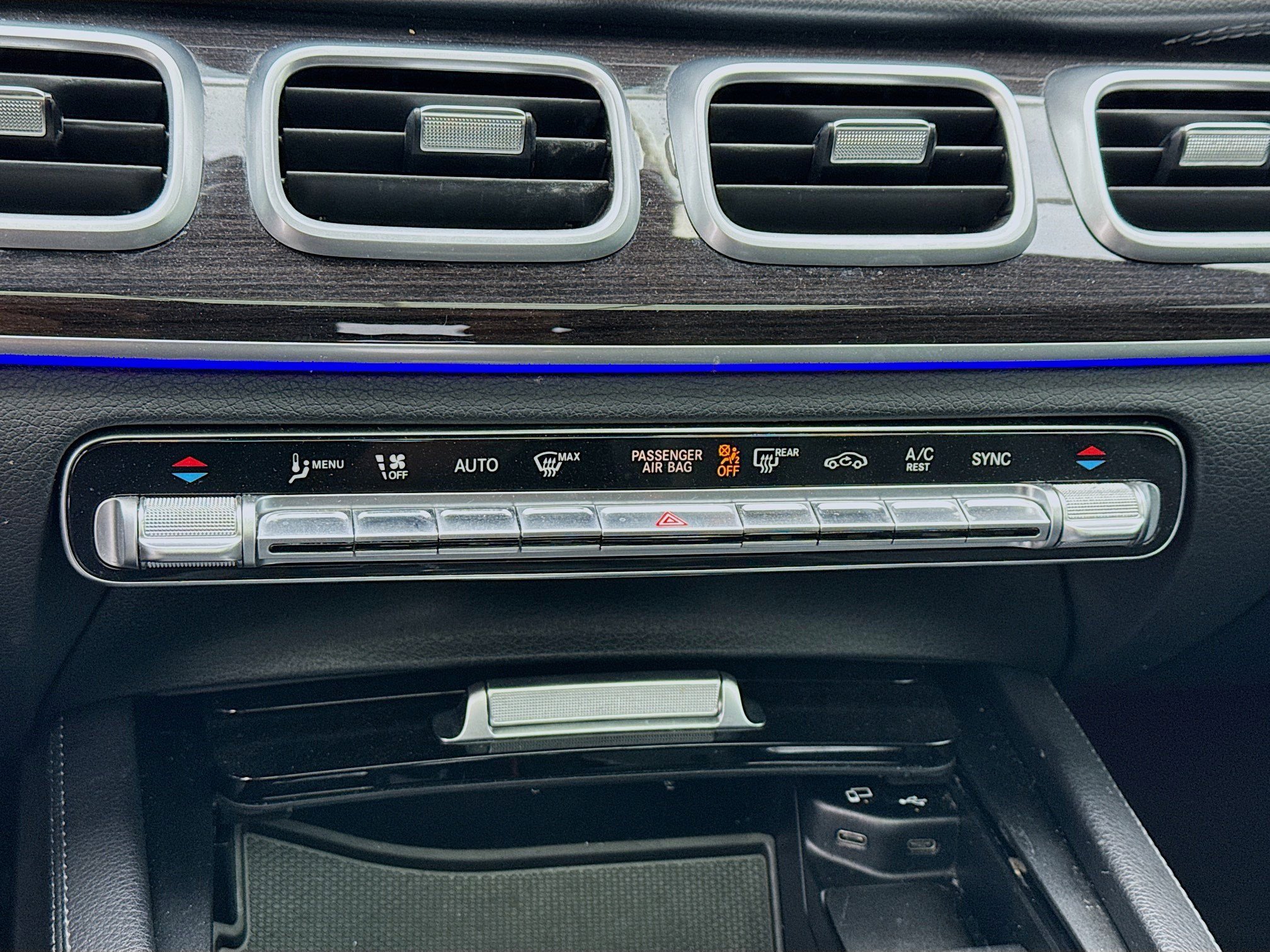 Used 2022 Mercedes-Benz GLS 450 4MATIC image 12