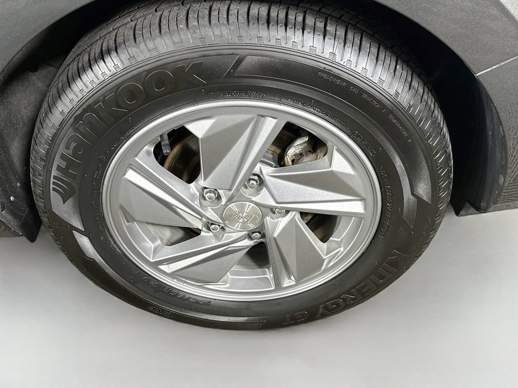 Certified 2024 Hyundai Elantra SE FWD image 32