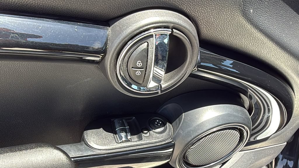 Used 2019 MINI Cooper 2-Door Hardtop FWD image 20