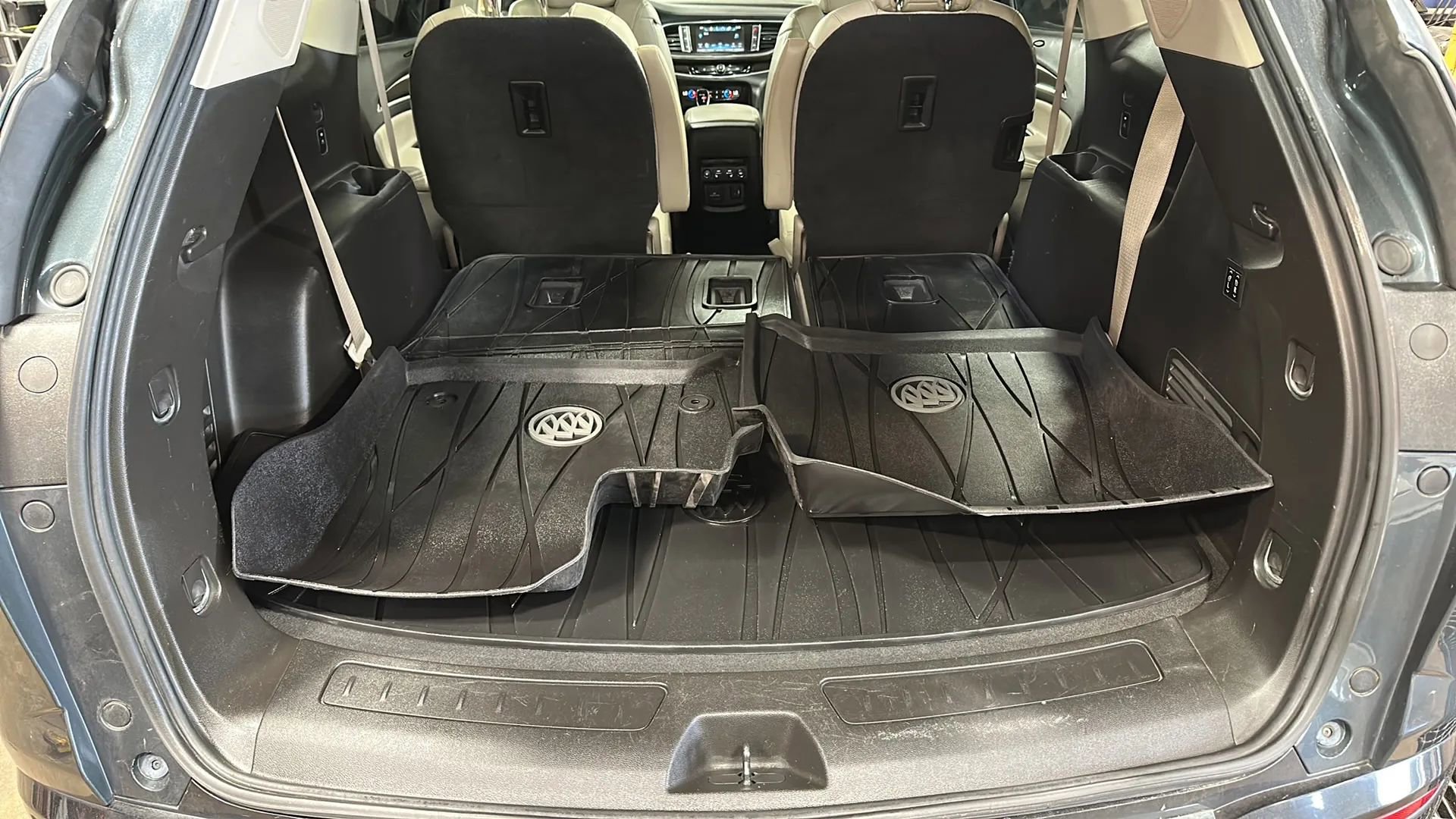 Used 2018 Buick Enclave Premium w/ Experience Buick Package AWD/4WD image 15