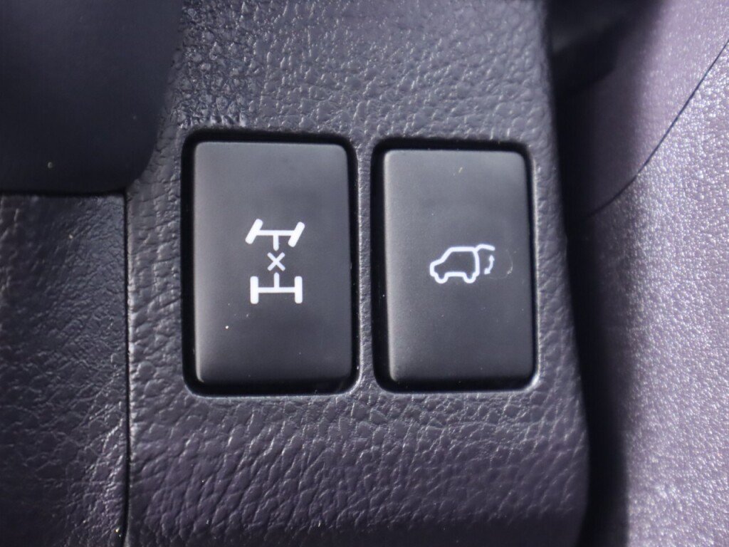 Used 2017 Toyota RAV4 SE AWD/4WD image 11