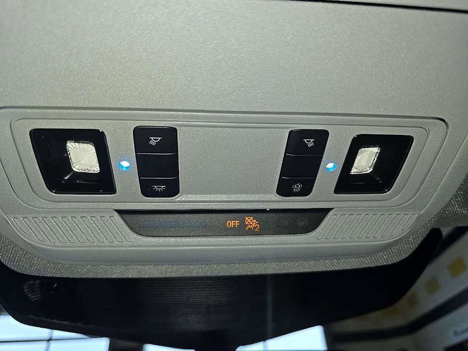 Used 2022 Ford Explorer XLT w/ Equipment Group 202A image 23