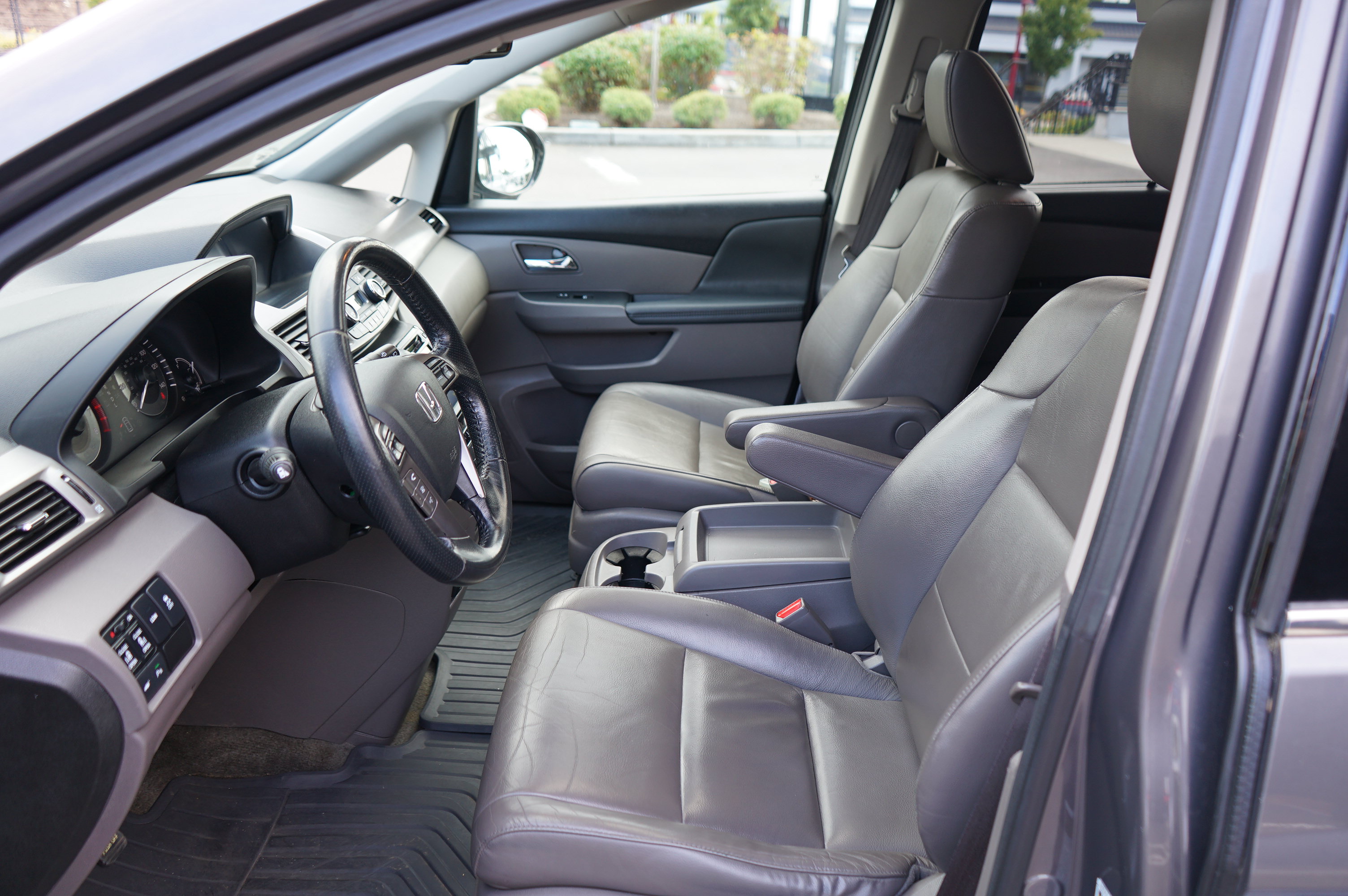 Used 2015 Honda Odyssey Touring Elite image 10