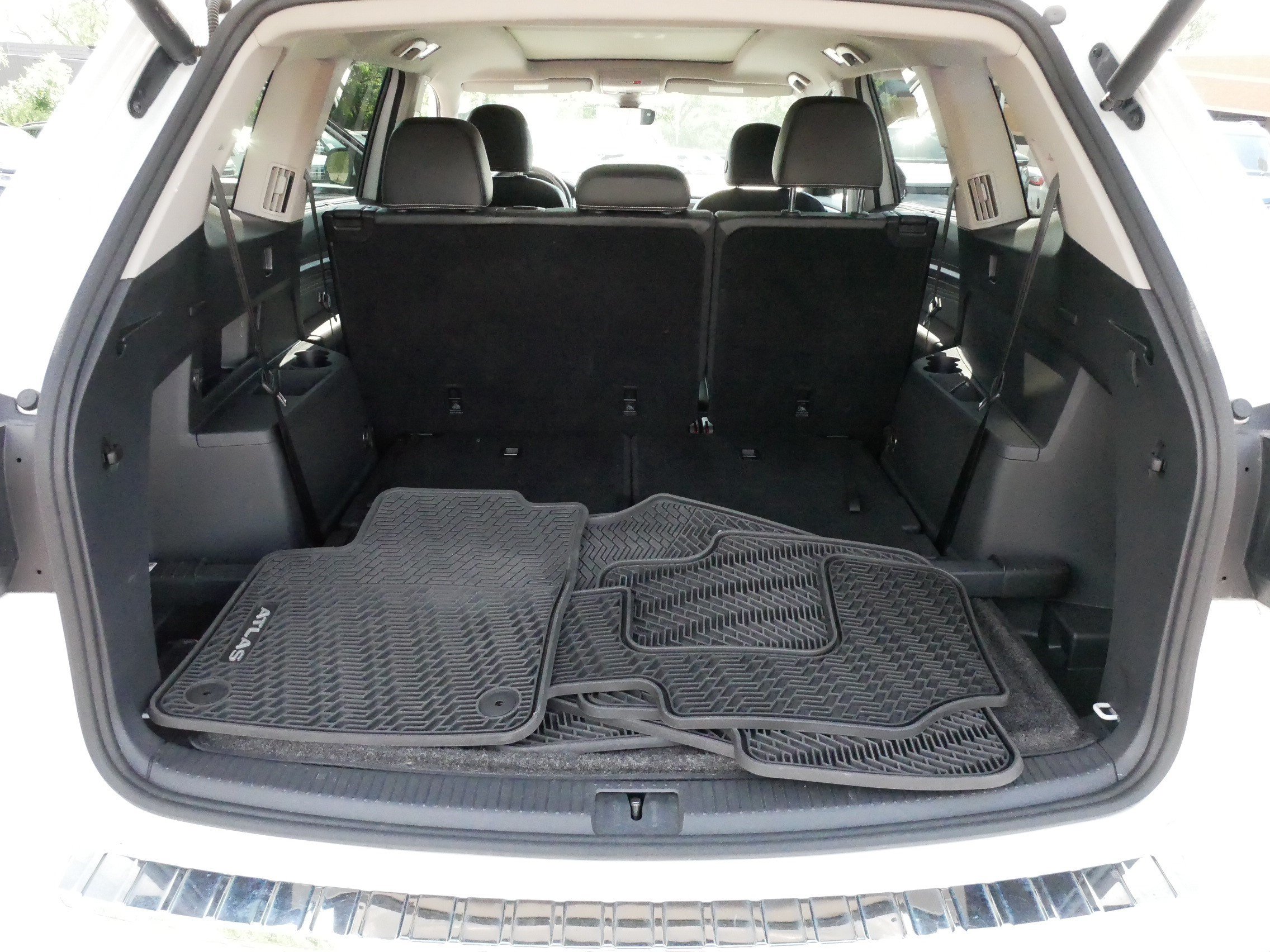 Used 2023 Volkswagen Atlas SEL AWD/4WD image 17