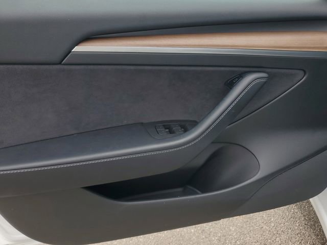 Used 2021 Tesla Model 3 Standard Range Plus image 24