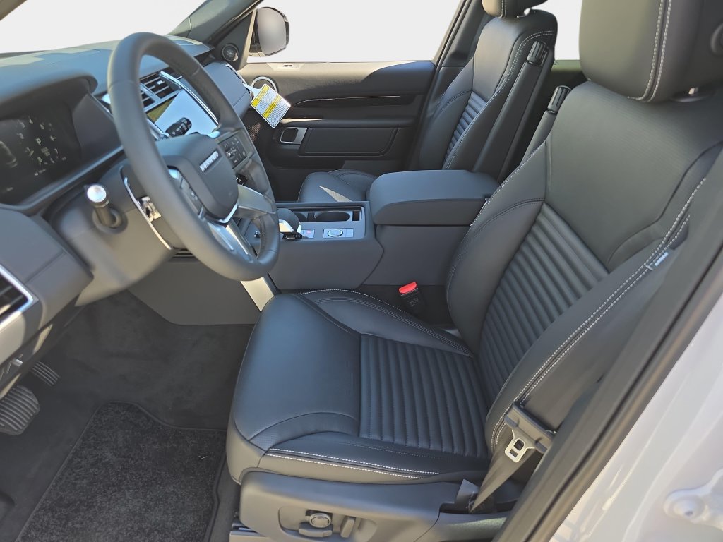New 2026 Land Rover Discovery S AWD/4WD image 17
