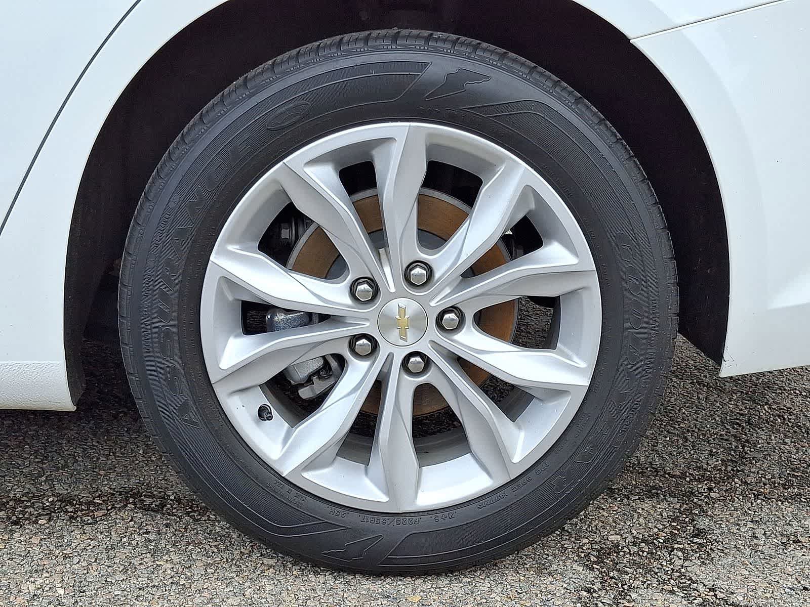 Used 2023 Chevrolet Malibu LT FWD image 37