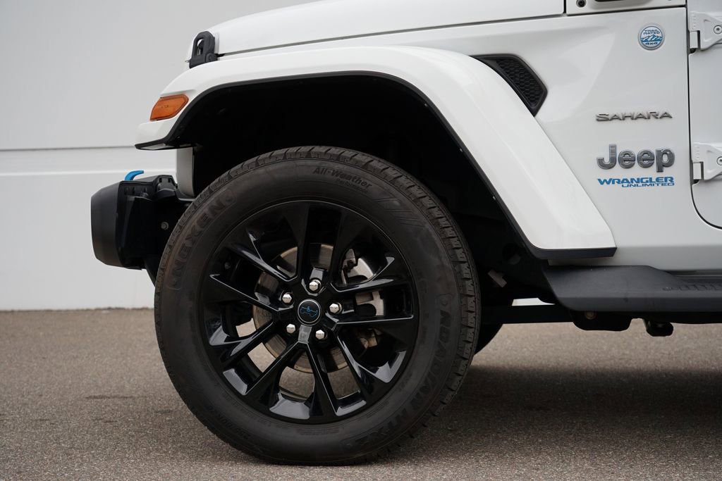Used 2022 Jeep Wrangler Unlimited Sahara w/ Cold Weather Group image 11