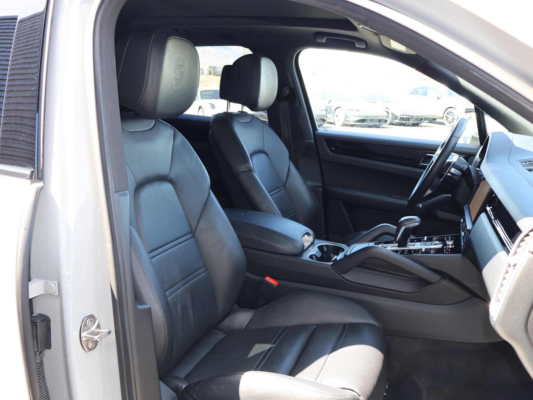 Used 2022 Porsche Cayenne AWD/4WD image 26