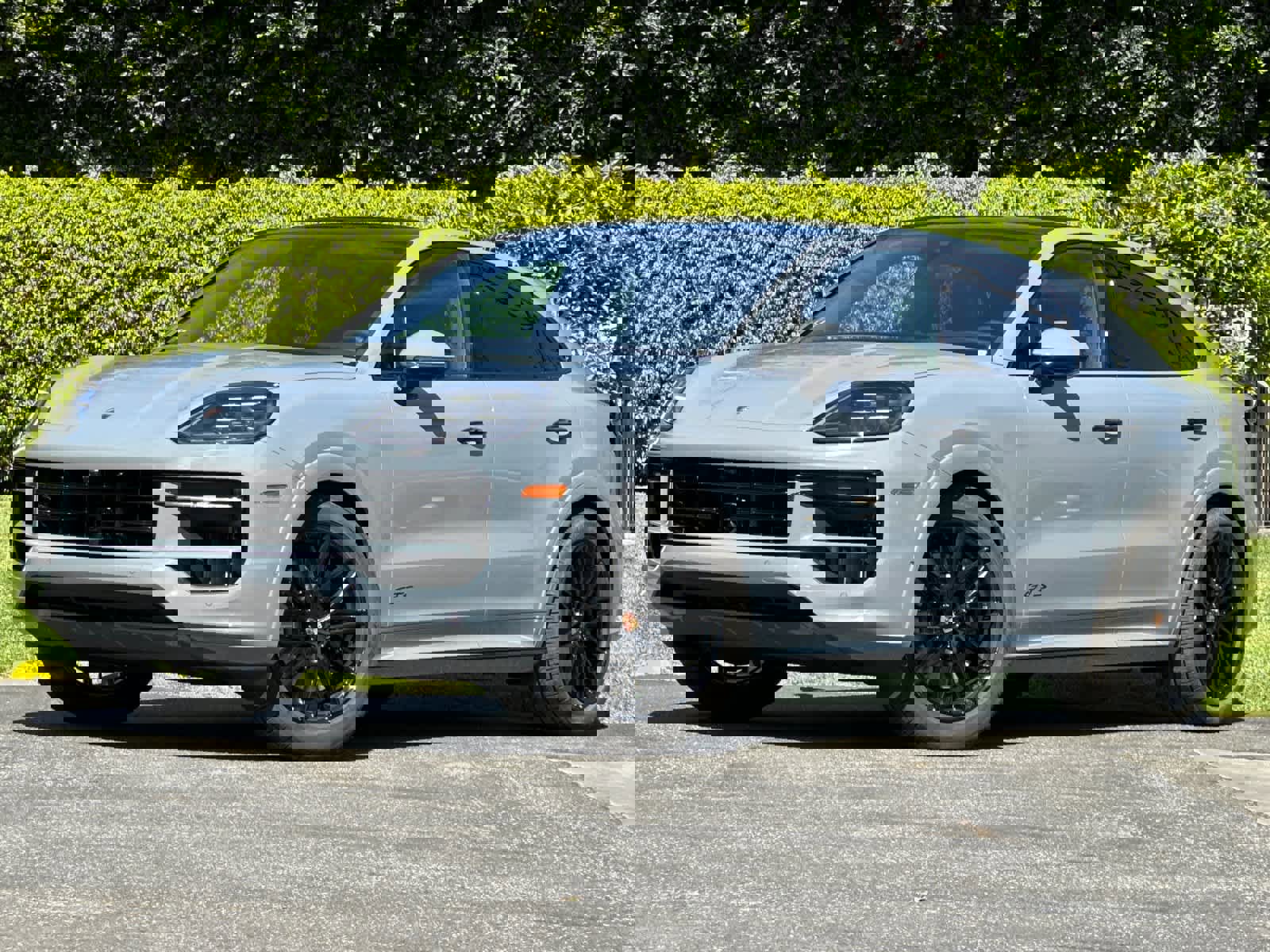 New 2026 Porsche Cayenne GTS video 1