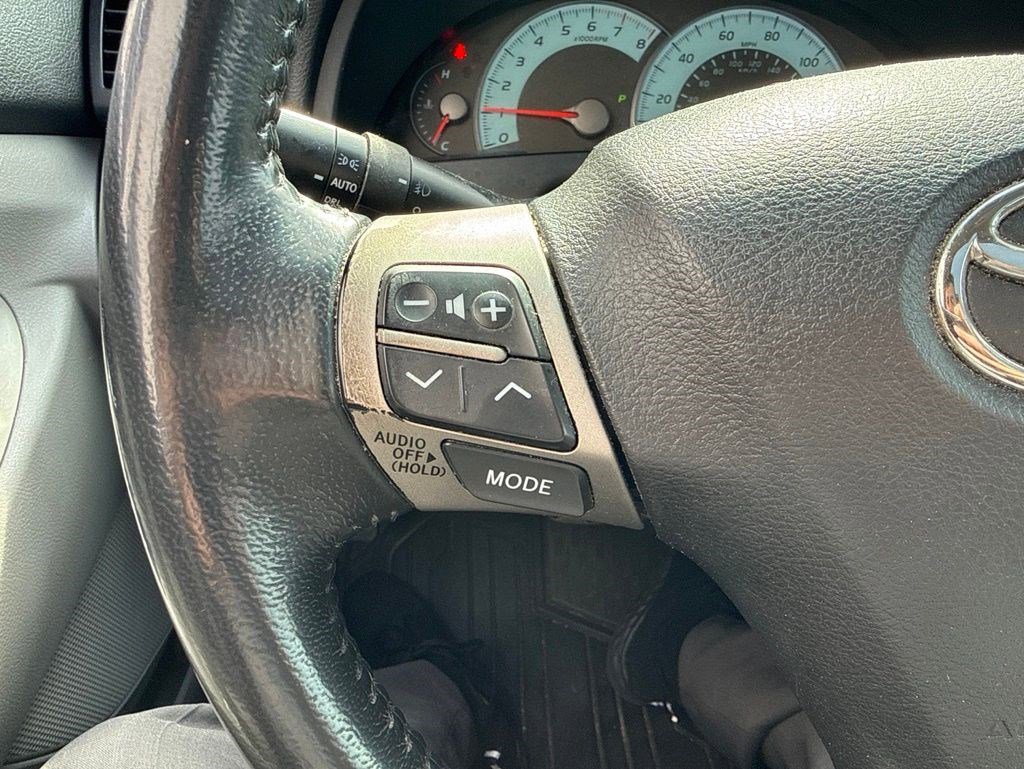 Used 2011 Toyota Camry SE w/ Sport Leather Pkg FWD image 11