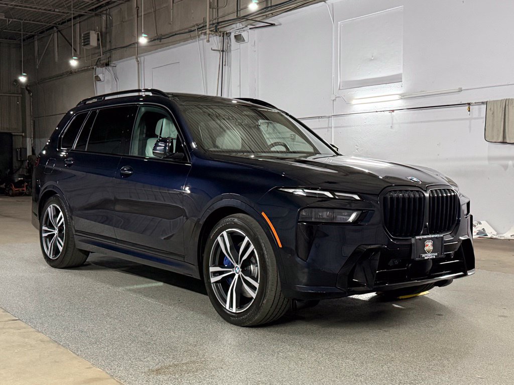 Used 2025 BMW X7 xDrive40i w/ Executive Package AWD/4WD image 3
