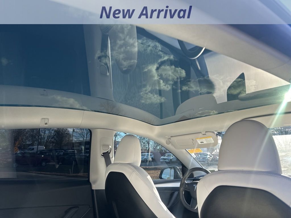 Used 2023 Tesla Model Y Performance image 9