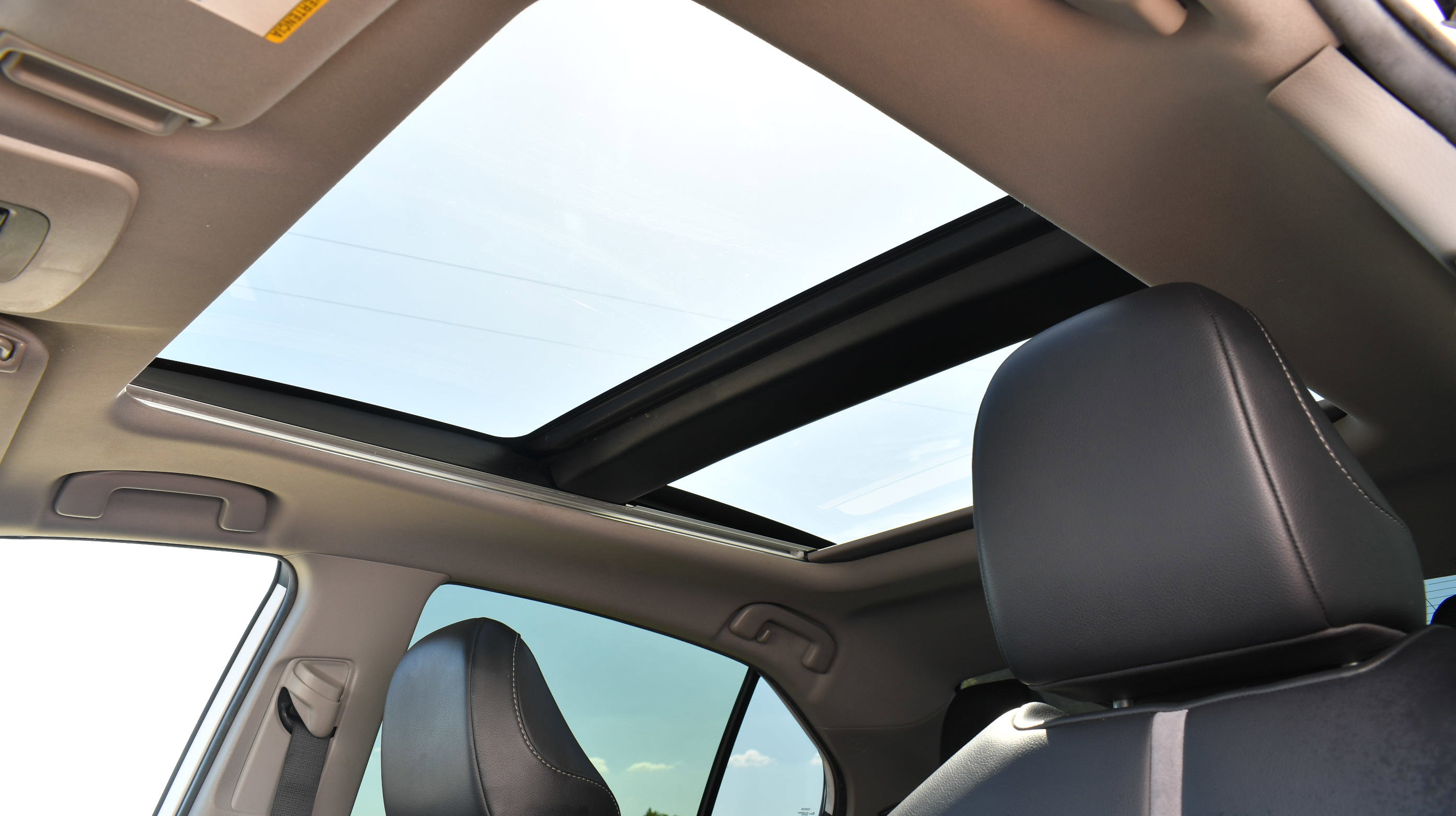 Used 2022 Toyota Camry XSE FWD image 9