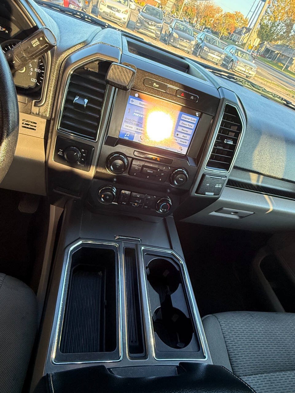 Used 2019 Ford F150 XLT w/ Equipment Group 302A Luxury AWD/4WD image 15