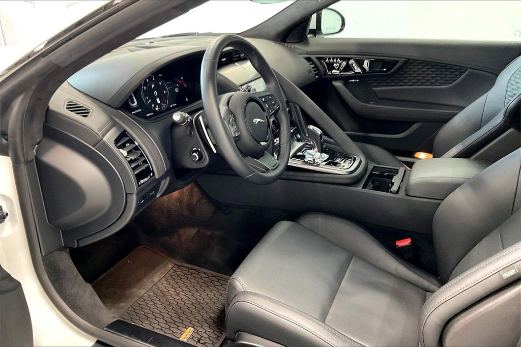 Used 2024 Jaguar F-TYPE Coupe AWD image 17