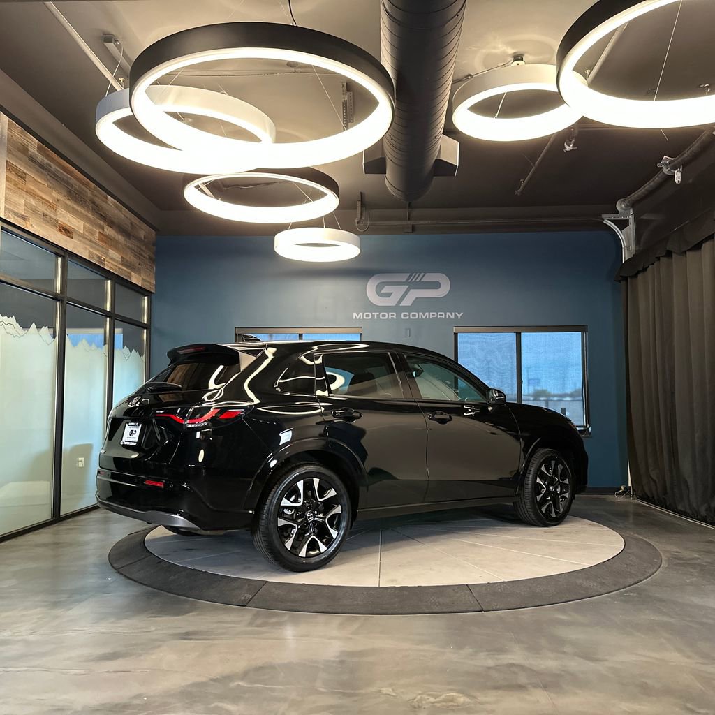 Used 2026 Honda HR-V EX-L image 3