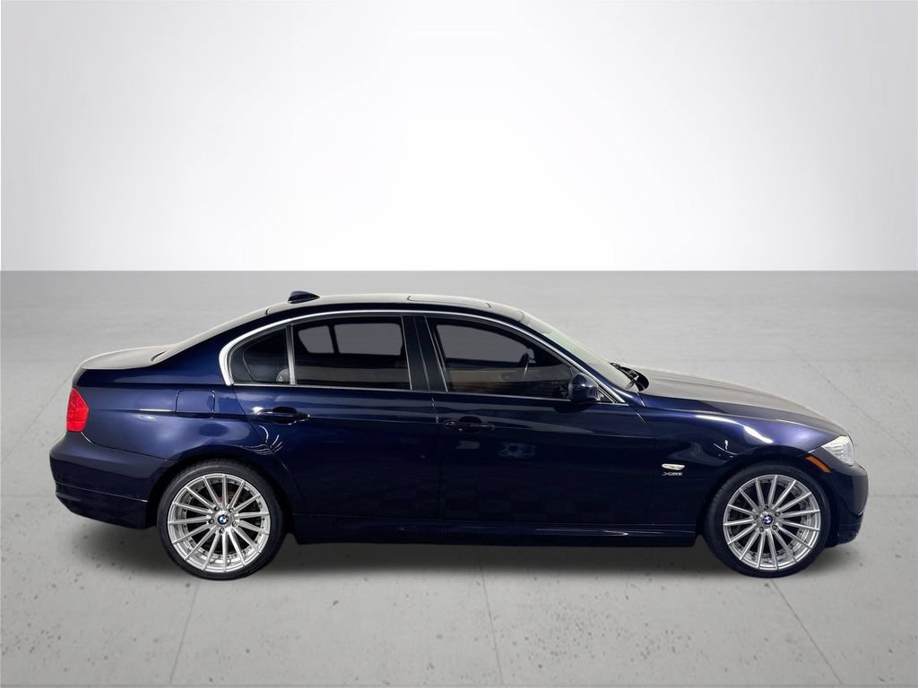 Used 2010 BMW 335i xDrive Sedan AWD/4WD image 5