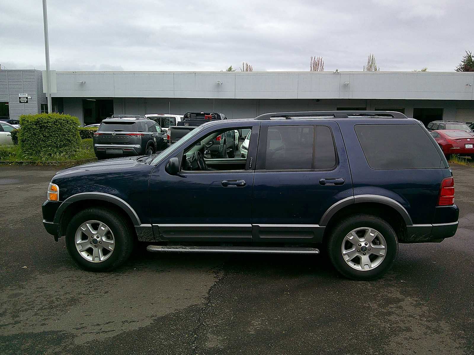 Used 2003 Ford Explorer XLT AWD/4WD image 2