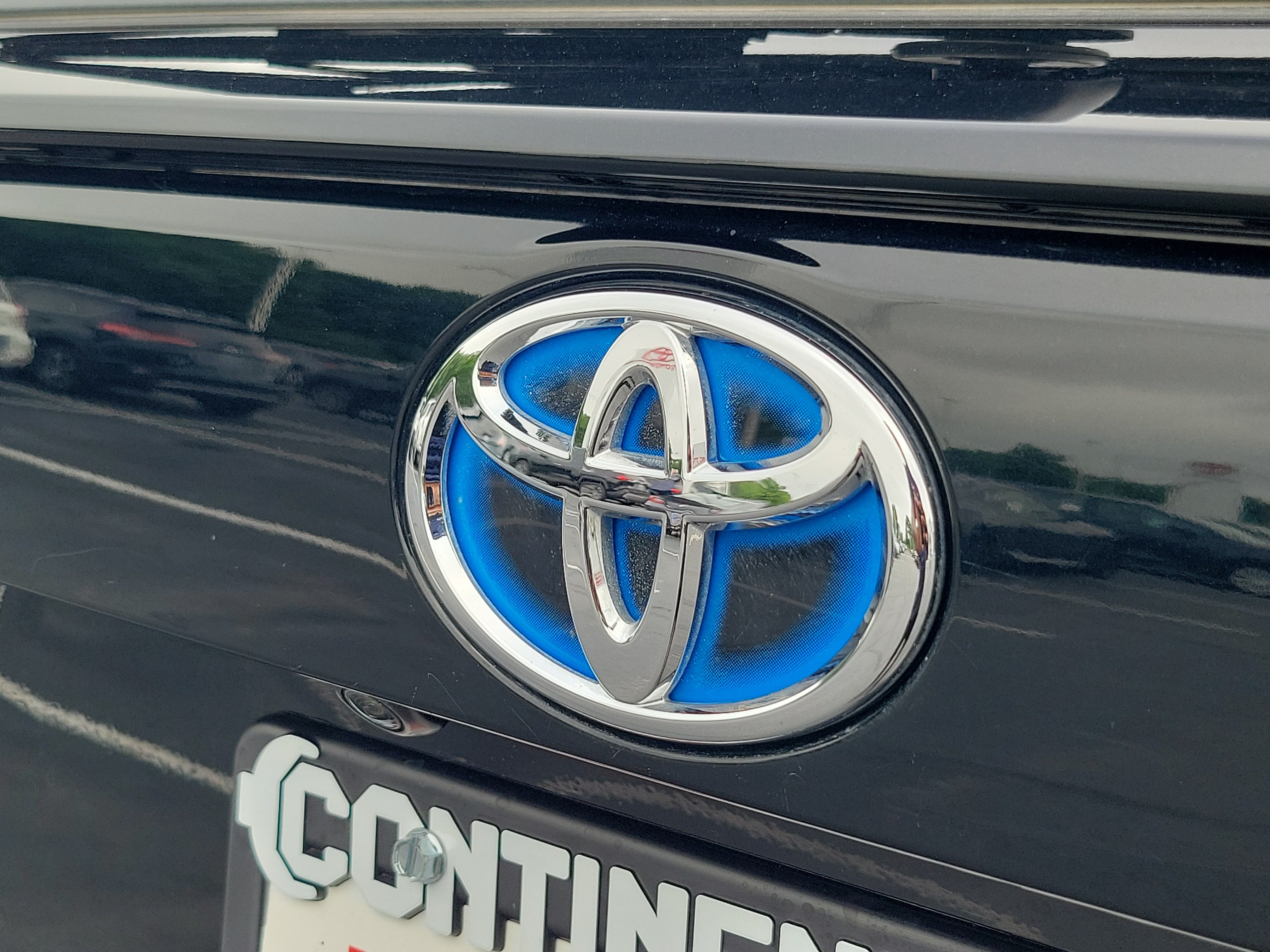 Certified 2021 Toyota RAV4 SE w/ Weather & Moonroof Package AWD/4WD image 8