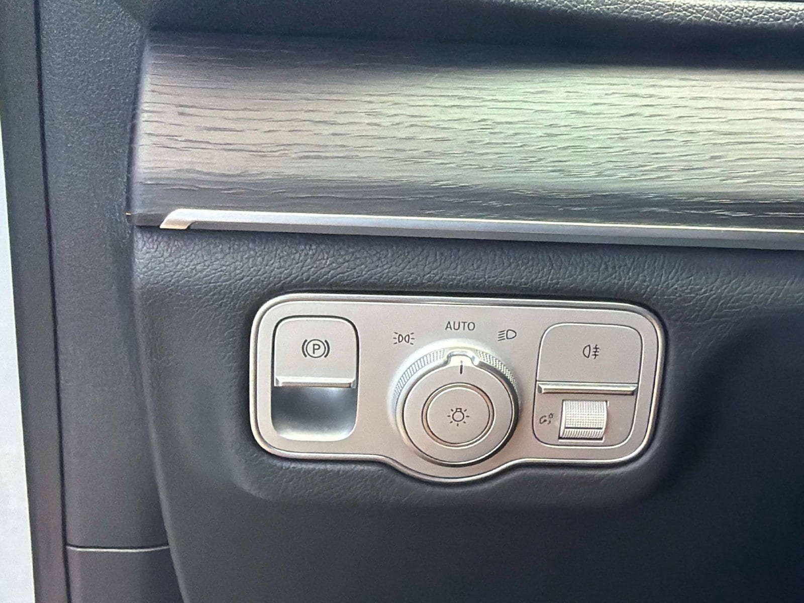 Certified 2024 Mercedes-Benz GLE 450e 4MATIC image 29