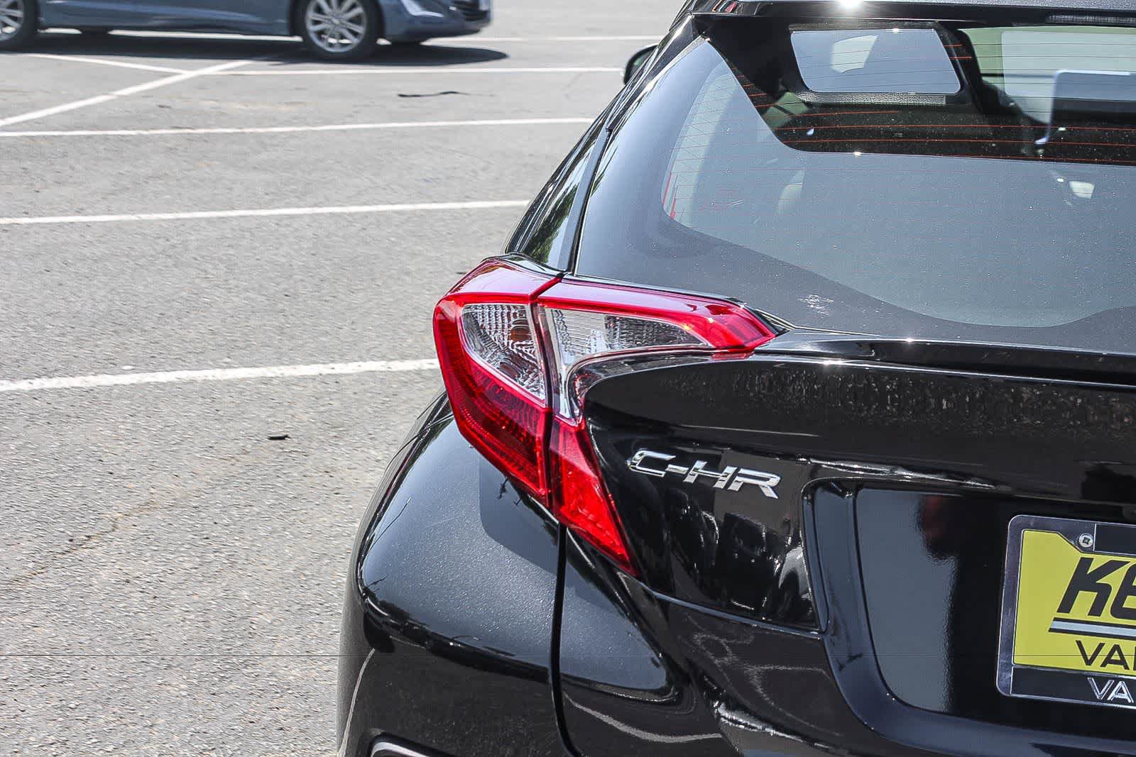 Used 2021 Toyota C-HR XLE FWD image 8