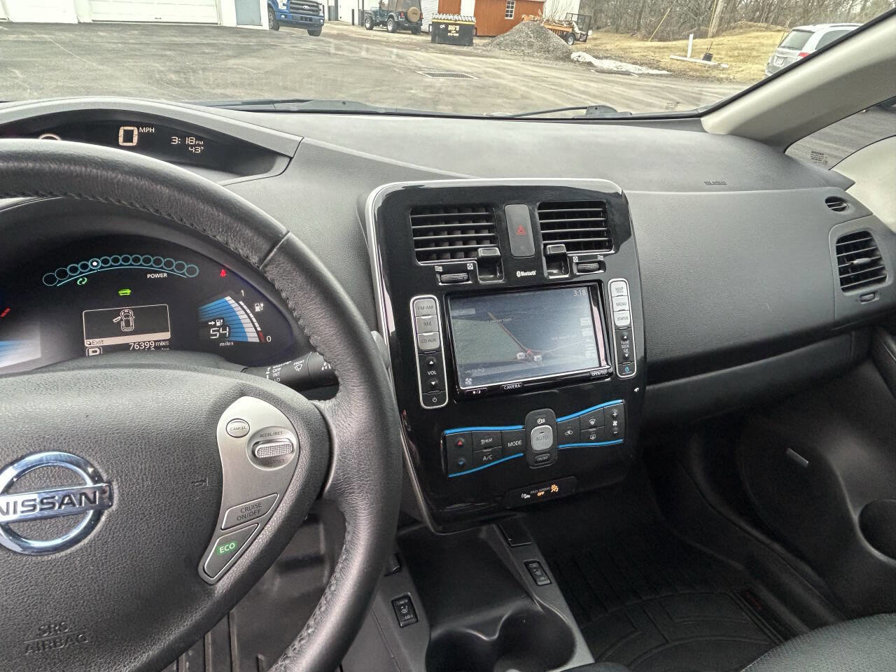 Used 2015 Nissan Leaf SL w/ Premium Package image 12