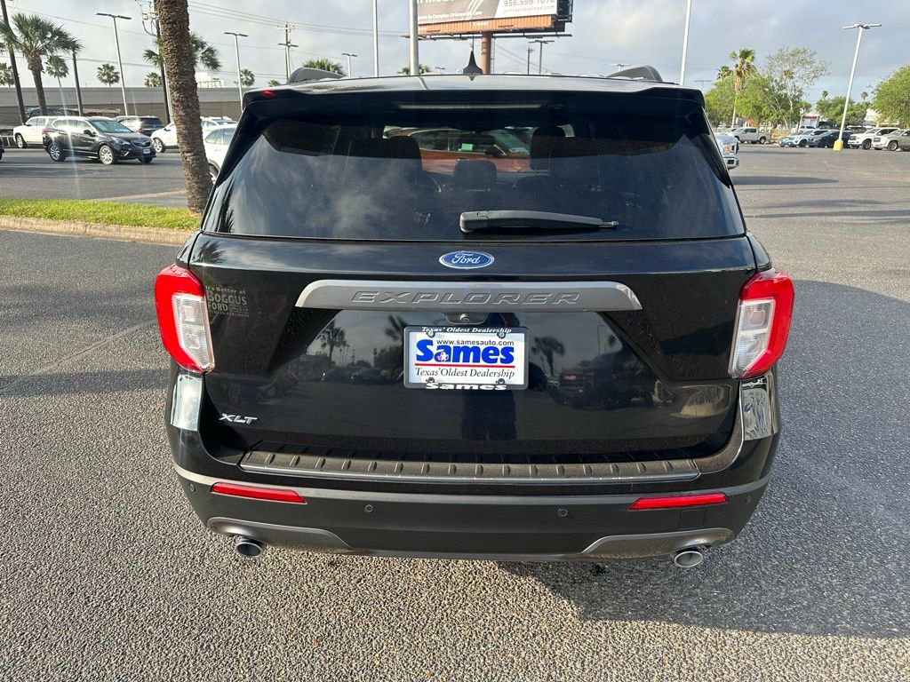 Used 2022 Ford Explorer XLT w/ Equipment Group 202A RWD image 5