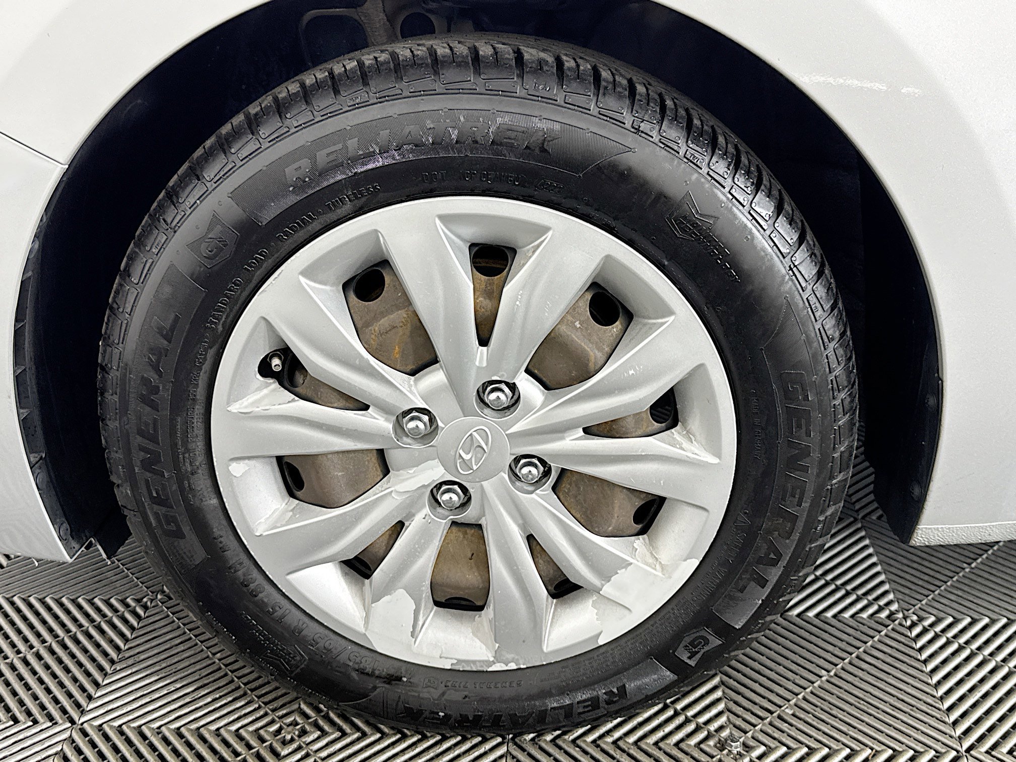 Used 2020 Hyundai Accent SE image 40