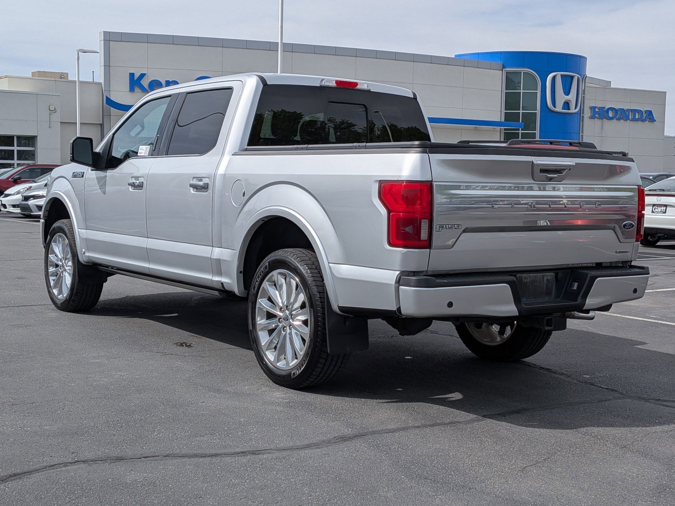 Used 2018 Ford F150 Limited w/ Trailer Tow Package image 9