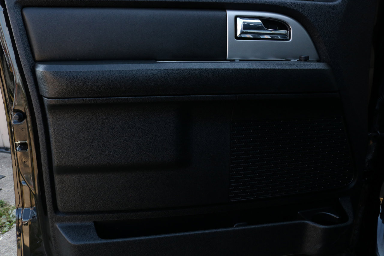 Used 2017 Ford Expedition XLT w/ Equipment Group 202A image 18