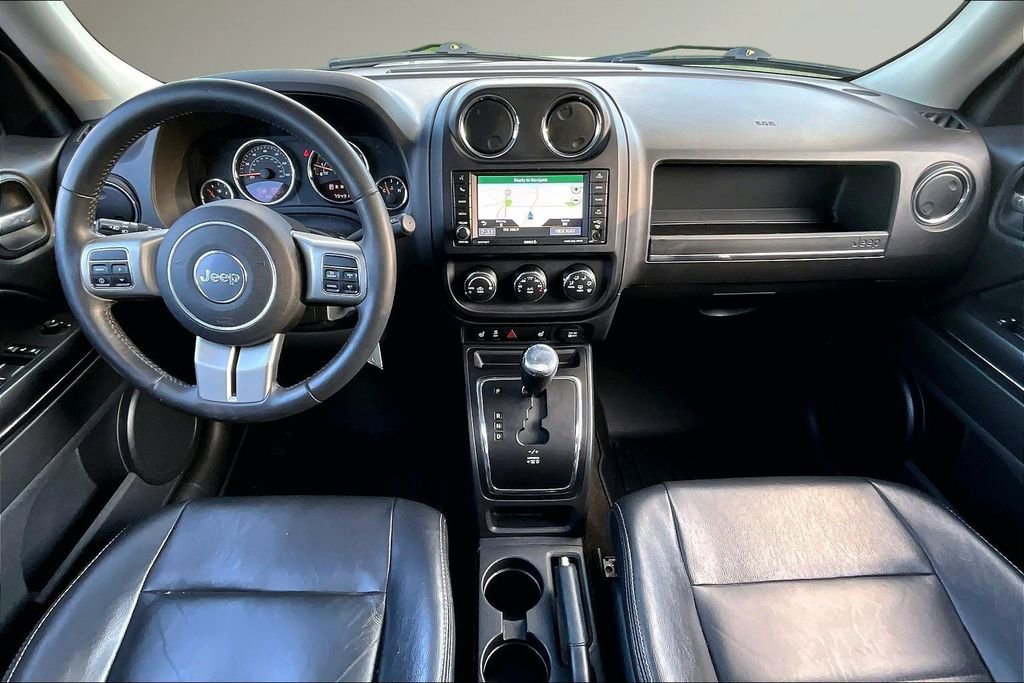 Used 2015 Jeep Patriot Limited w/ Sun/Sound Group AWD/4WD image 8
