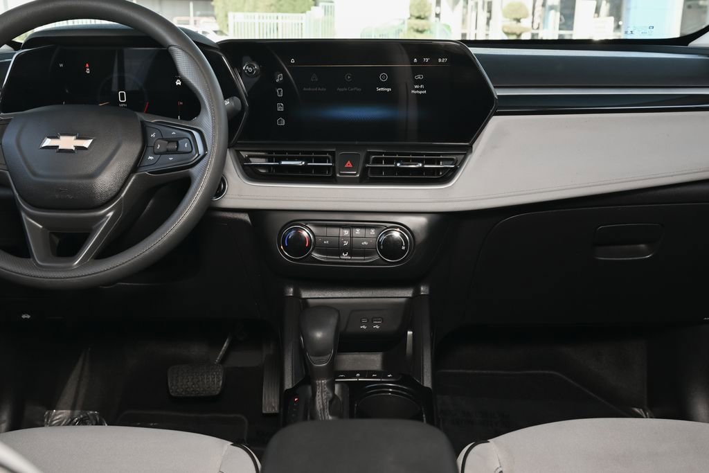 Used 2024 Chevrolet TrailBlazer LS image 27