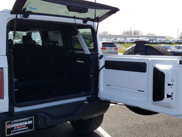 New 2026 Ford Bronco Outer Banks w/ Sasquatch Package image 8